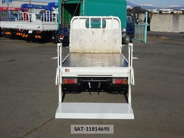 Hino DUTRO 2013-08 8658849-12
