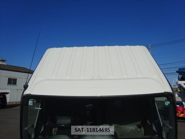 Hino DUTRO 2013-08 8658849-27