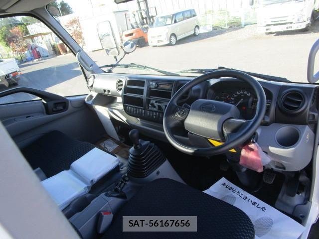 Hino DUTRO 2024-05 8658830-12
