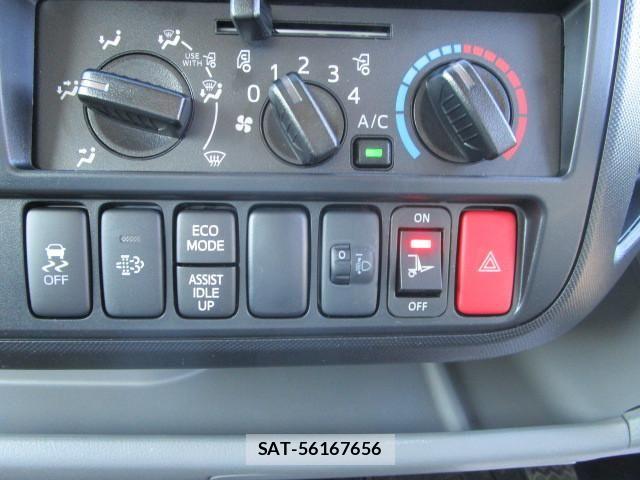 Hino DUTRO 2024-05 8658830-17