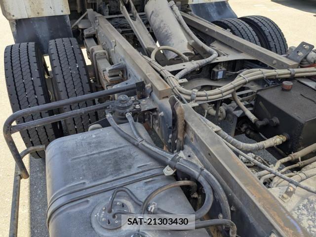 Hino DUTRO 2017-02 8658827-15