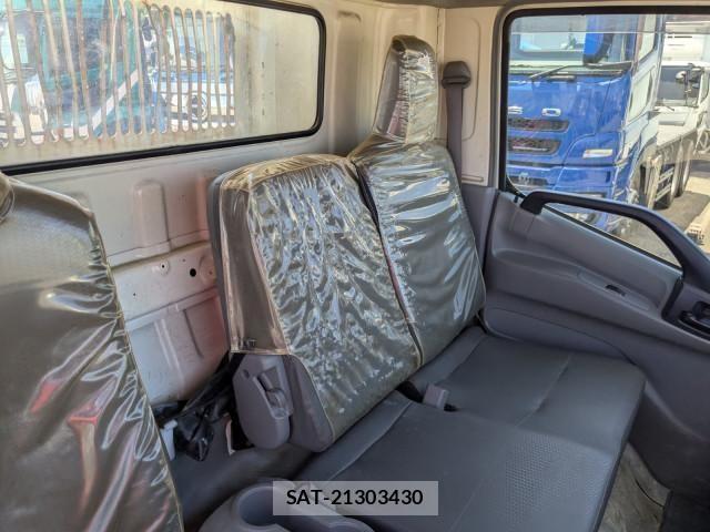 Hino DUTRO 2017-02 8658827-25