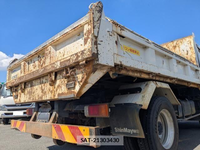 Hino DUTRO 2017-02 8658827-5