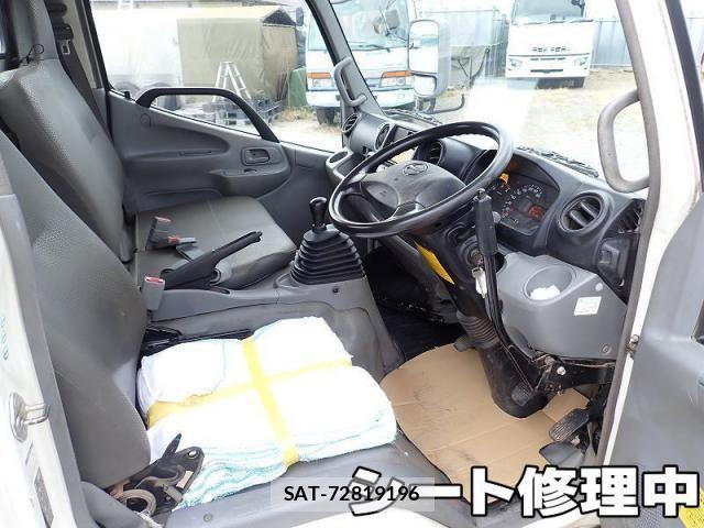 Hino DUTRO 2012-10 8658848-9