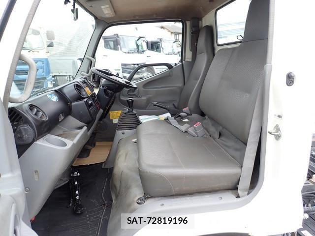 Hino DUTRO 2012-10 8658848-11