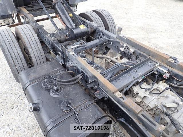 Hino DUTRO 2012-10 8658848-17