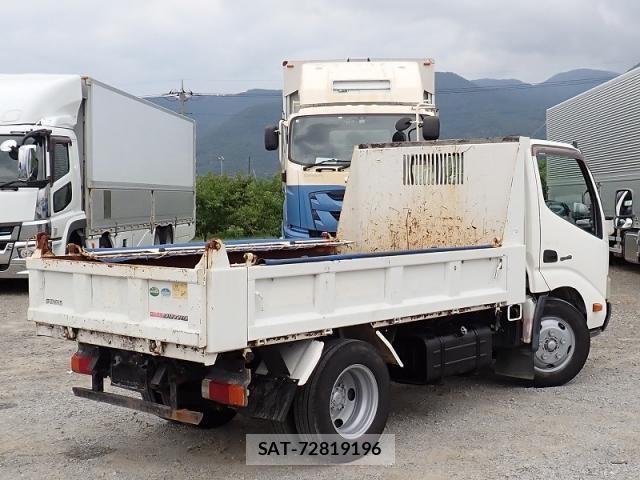 Hino DUTRO 2012-10 8658848-2
