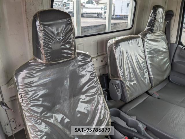 Hino DUTRO 2019-10 8658839-23