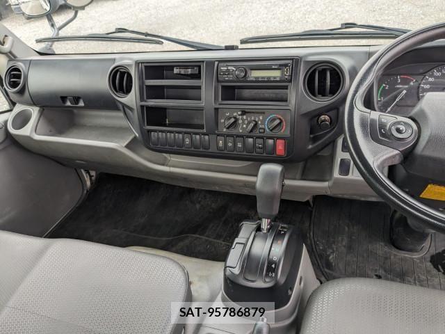 Hino DUTRO 2019-10 8658839-24