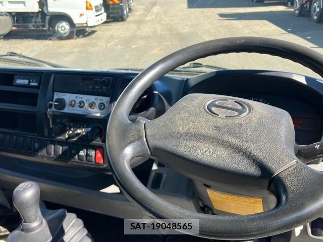 Hino DUTRO 2012-01 8685473-19