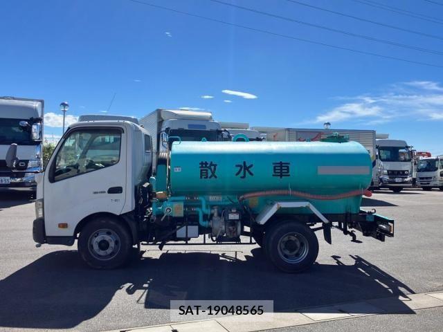 Hino DUTRO 2012-01 8685473-4