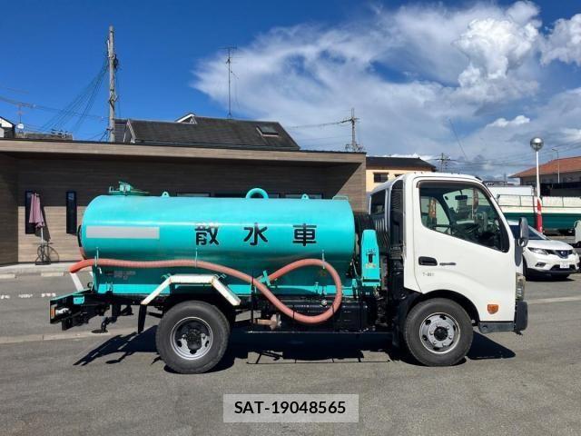 Hino DUTRO 2012-01 8685473-5