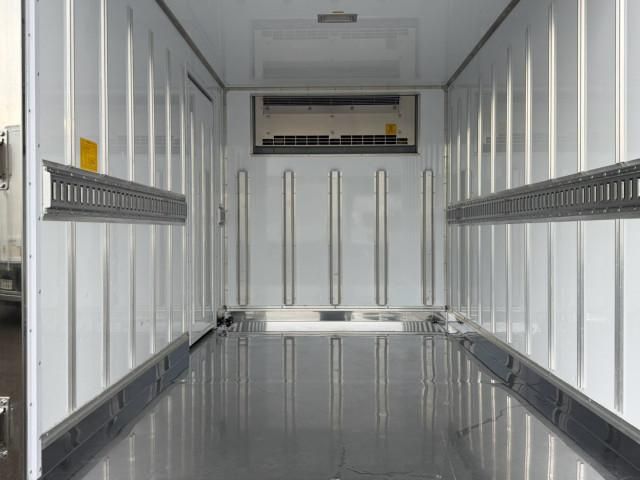 Hino DUTRO 2024-09 8732874-11