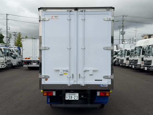 Hino DUTRO 2024-09 8732874-4