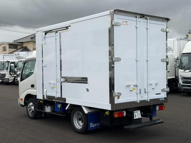 Hino DUTRO 2024-09 8732874-5