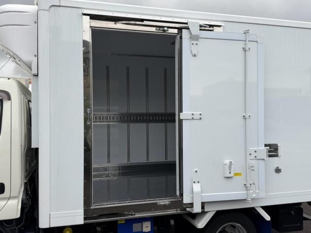 Hino DUTRO 2024-09 8732874-7