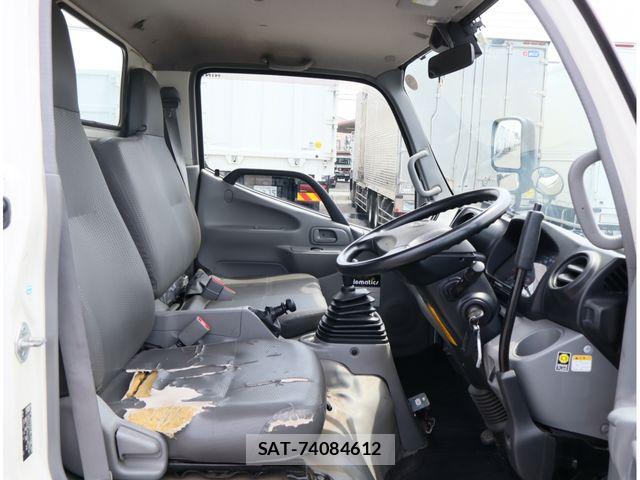 Hino DUTRO 2018-01 8741786-22