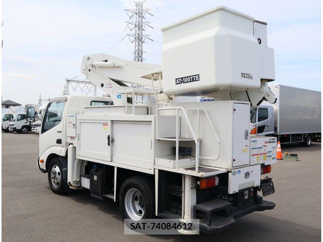 Hino DUTRO 2018-01 8741786-4