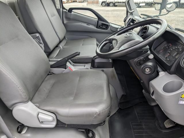 Hino DUTRO 2019-07 8732882-23