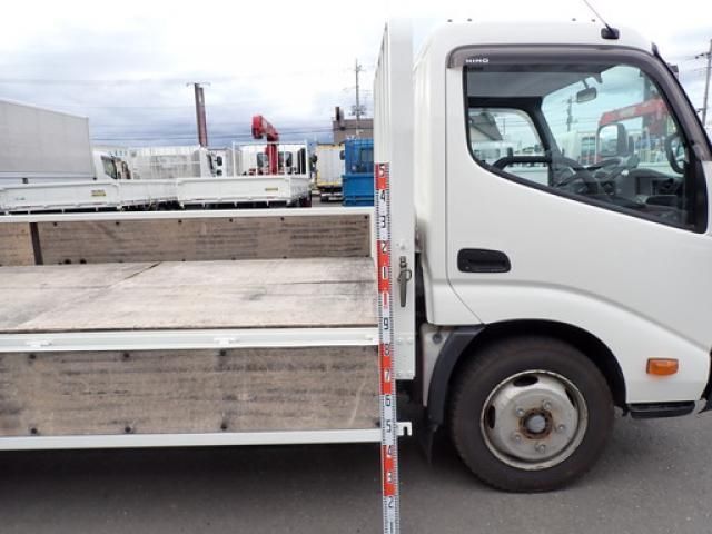 Hino DUTRO 2019-03 8732914-13
