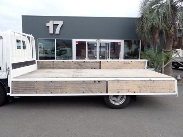 Hino DUTRO 2019-03 8732914-18