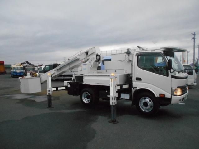 Hino DUTRO 2010-09 8732908-12