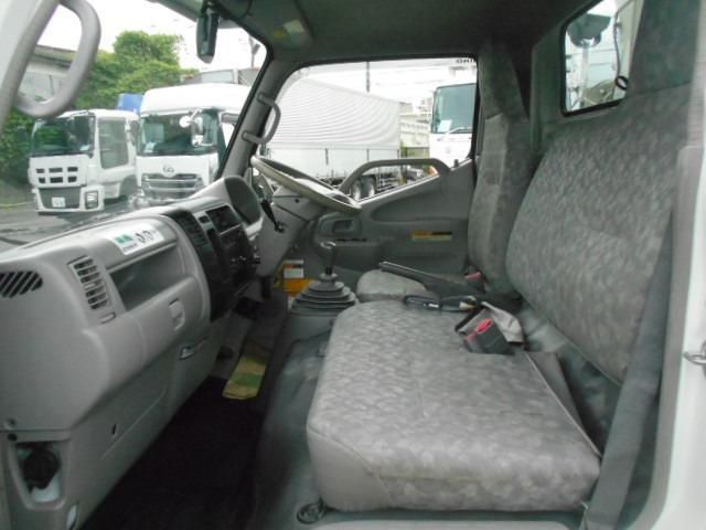 Hino DUTRO 2010-09 8732908-18
