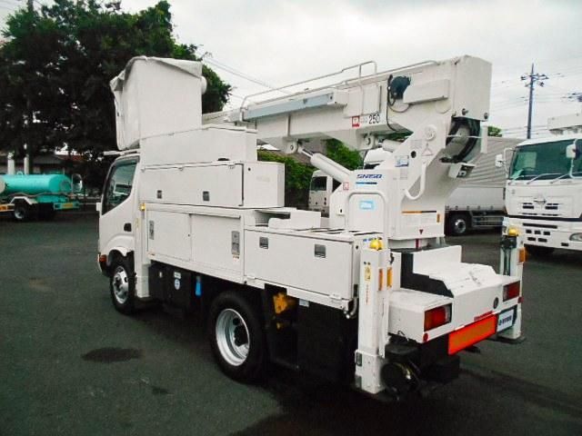 Hino DUTRO 2010-09 8732908-5