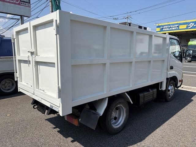 Hino DUTRO 2012-08 8732913-13