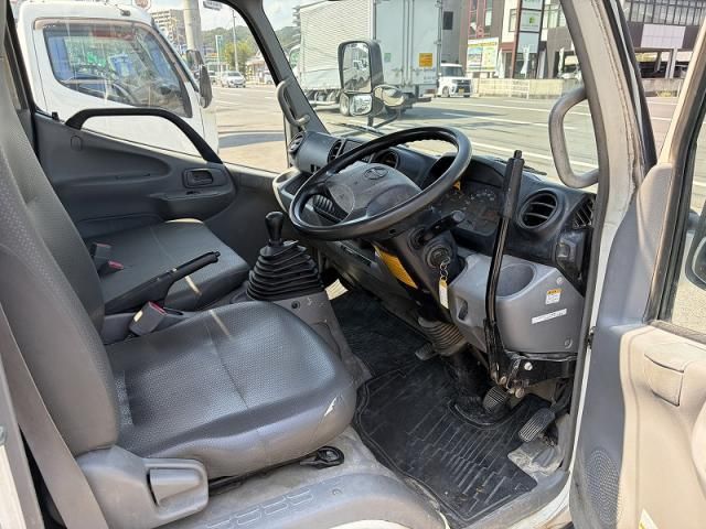 Hino DUTRO 2012-08 8732913-16