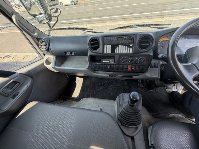 Hino DUTRO 2012-08 8732913-19