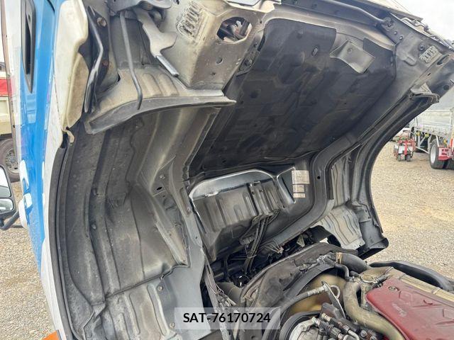 Hino DUTRO 2017-08 8741796-15
