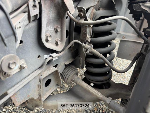 Hino DUTRO 2017-08 8741796-17