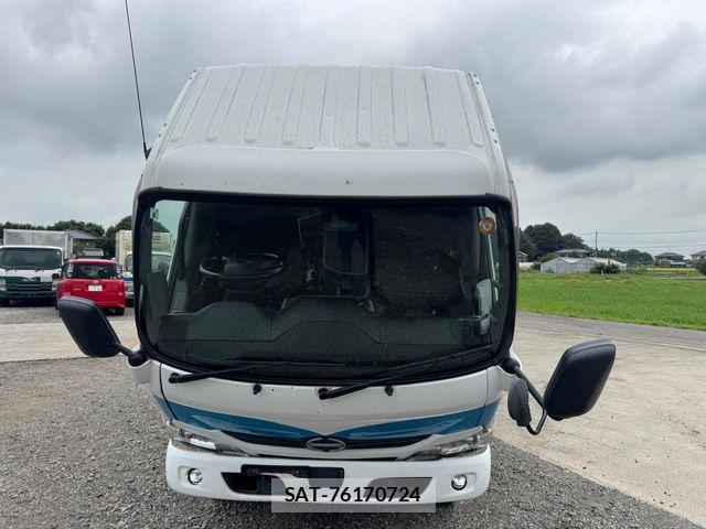 Hino DUTRO 2017-08 8741796-18