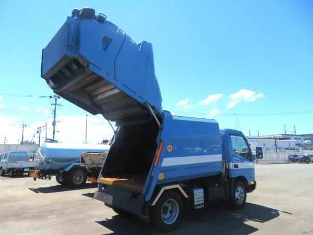 Hino DUTRO 2024-07 8732868-21