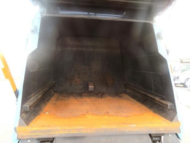 Hino DUTRO 2024-07 8732868-24