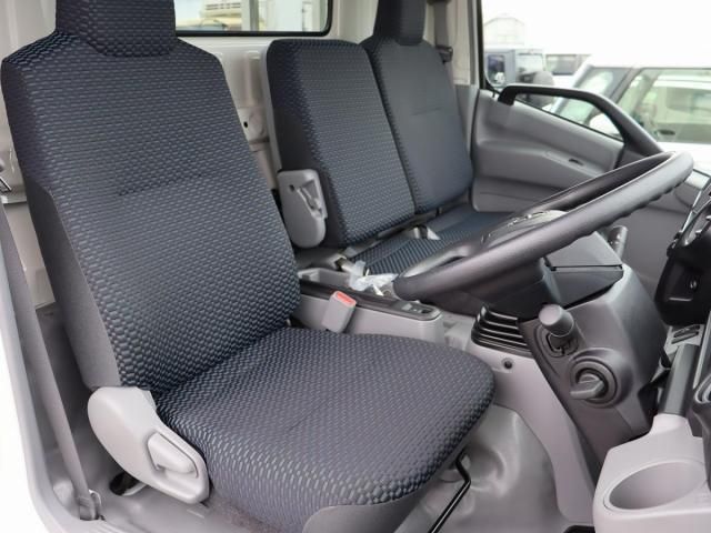 Hino DUTRO 2026-01 8732877-22