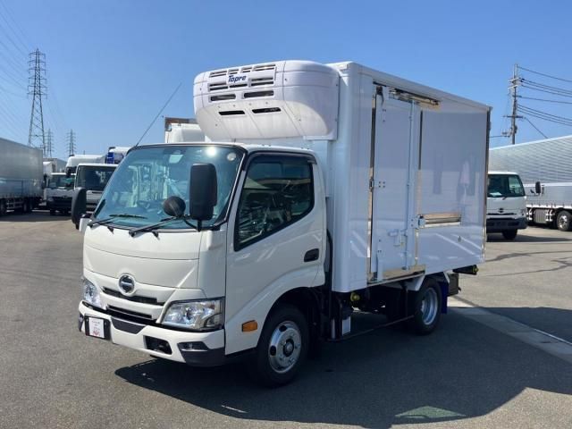 Hino DUTRO 2026-02 8732870-0
