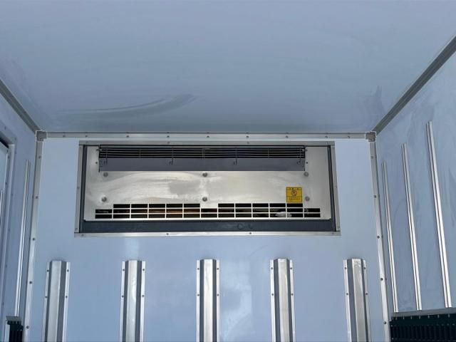 Hino DUTRO 2026-02 8732870-9
