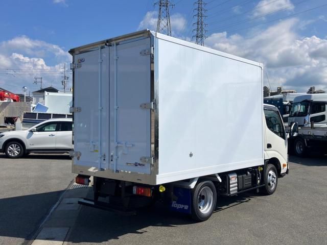 Hino DUTRO 2026-02 8732870-2