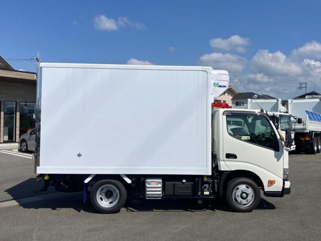 Hino DUTRO 2026-02 8732870-5