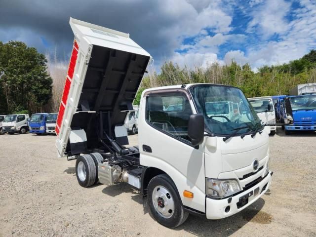 Hino DUTRO 2022-10 8732878-9