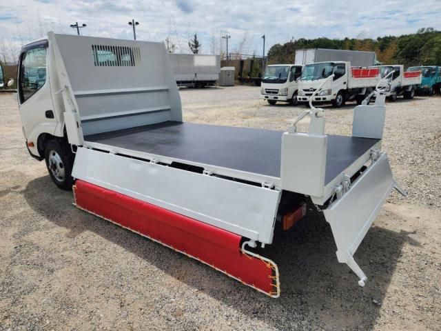 Hino DUTRO 2022-10 8732878-17