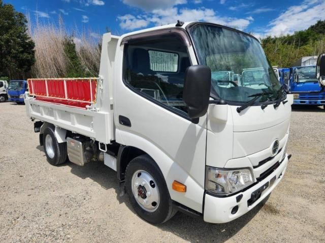 Hino DUTRO 2022-10 8732878-1