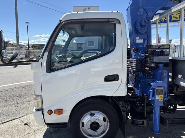 Hino DUTRO 2014-07 8732886-12
