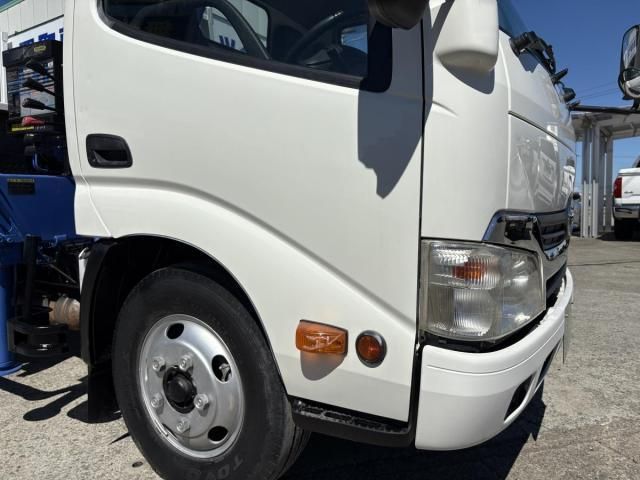 Hino DUTRO 2014-07 8732886-18