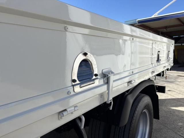 Hino DUTRO 2014-07 8732886-21