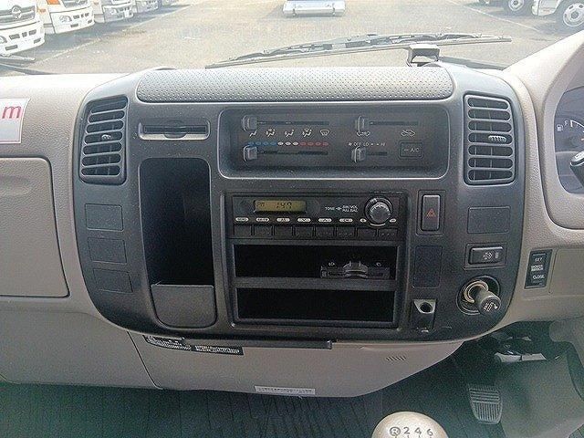 Hino DUTRO 2010-03 8732873-12