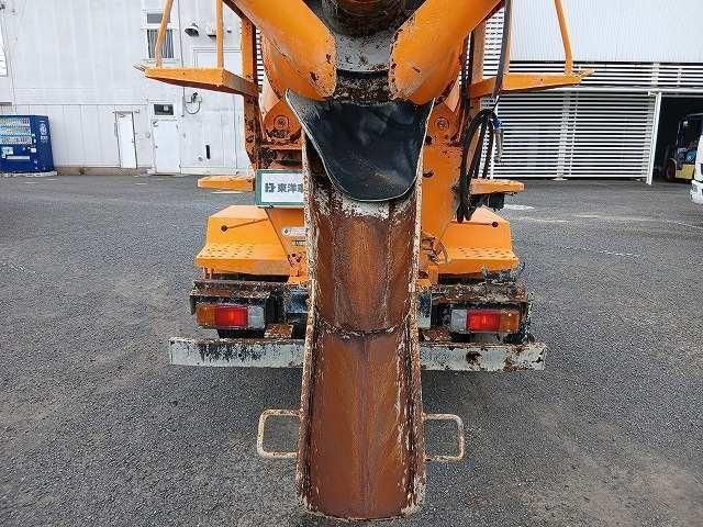 Hino DUTRO 2017-04 8732898-9