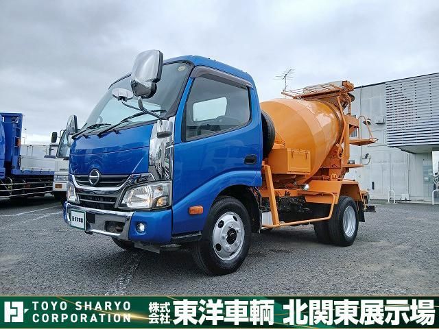 Hino DUTRO 2017-04 8732898-22